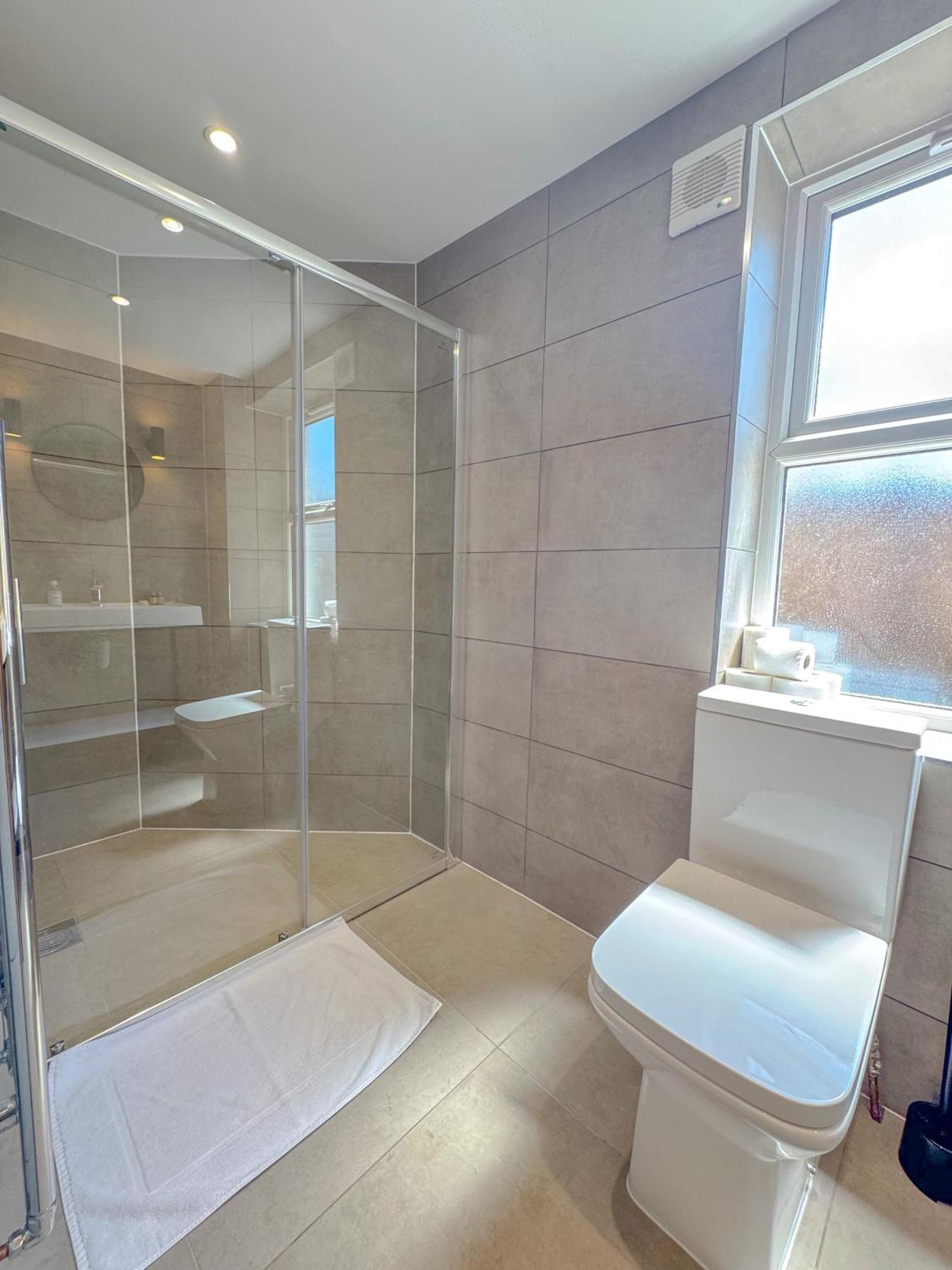 Whitfield Apartments Londen