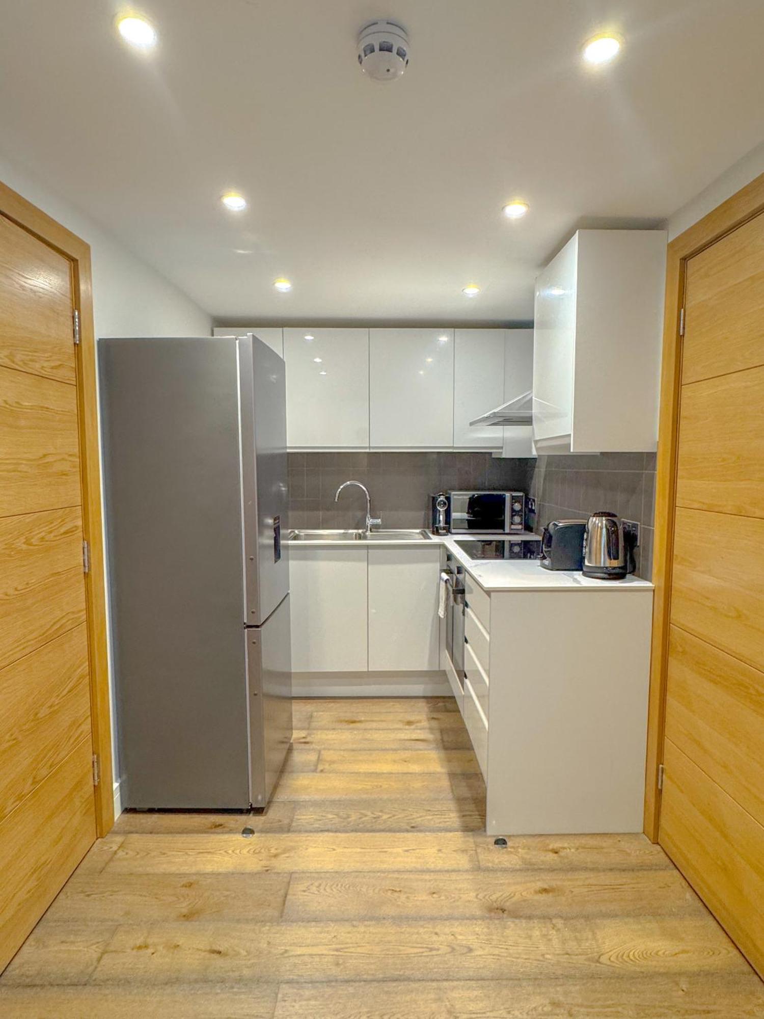 Whitfield Apartments * Londen